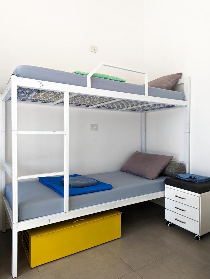 Social Hostel - By Social Space テル・アビブ エクステリア 写真