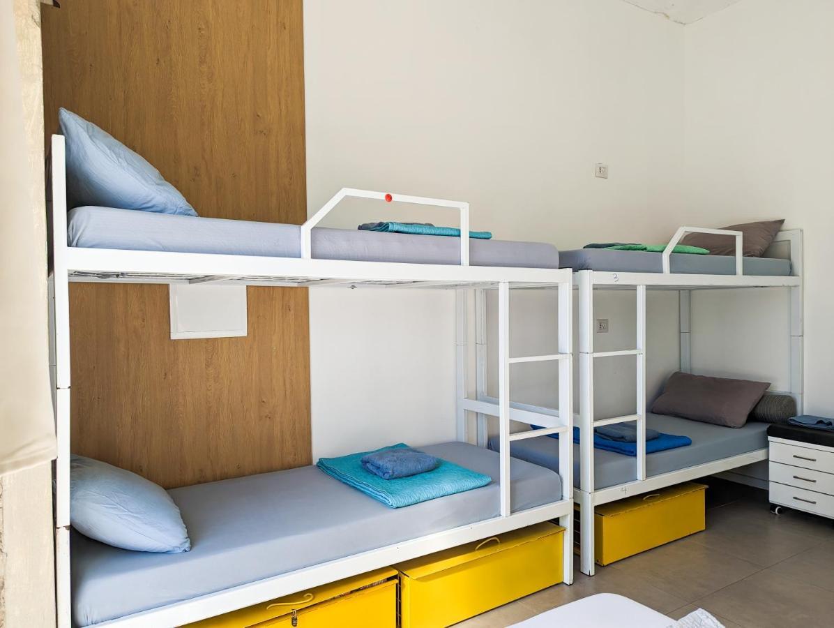 Social Hostel - By Social Space テル・アビブ エクステリア 写真