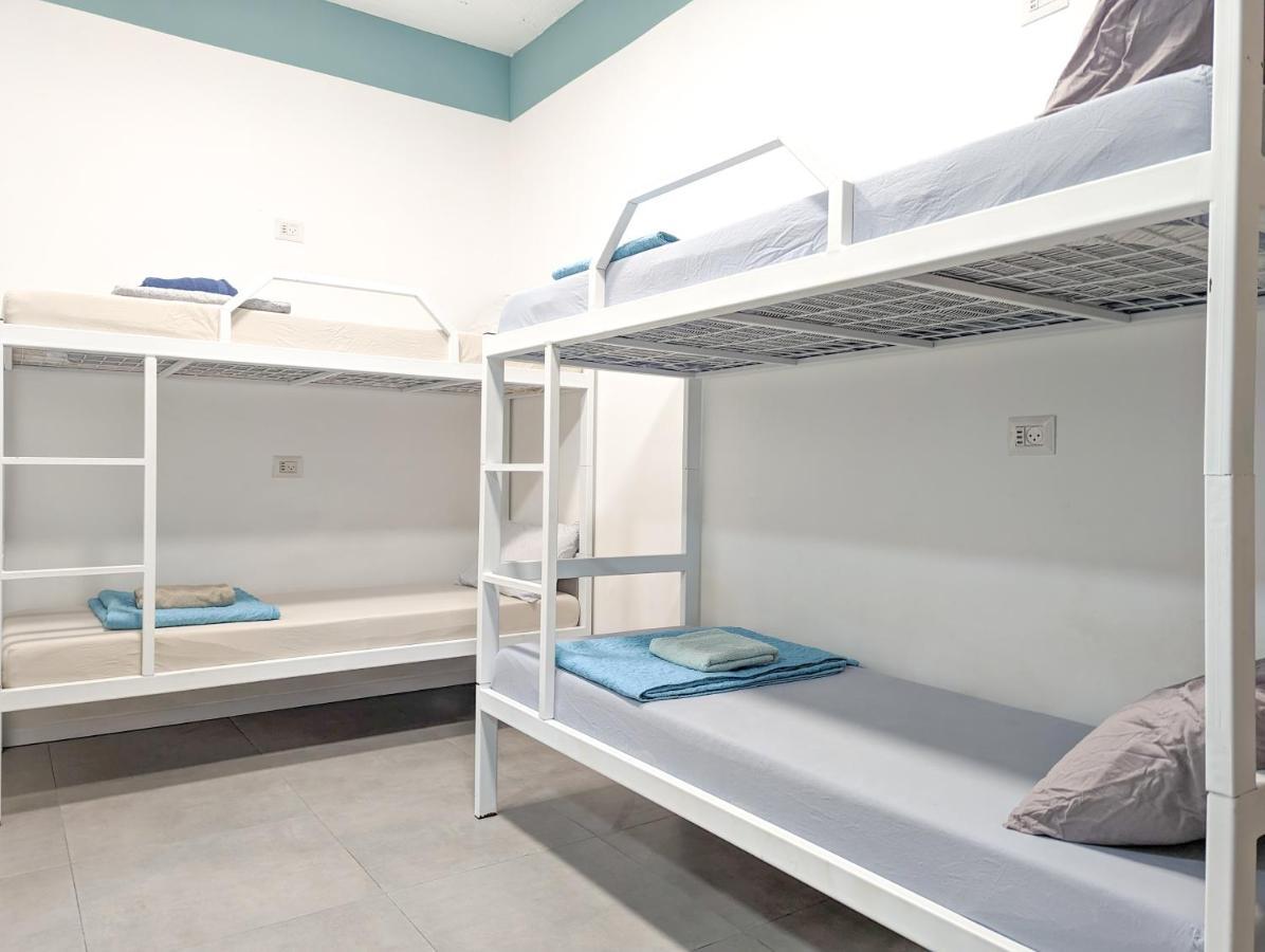 Social Hostel - By Social Space テル・アビブ エクステリア 写真